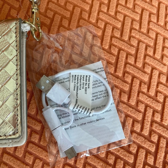Adrienne Vittadini Wallet crossbody purse and phone charging cord - Picture 6 of 7